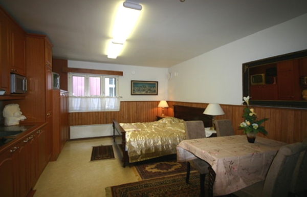 Hotelli Sininen Talo - Huone XII