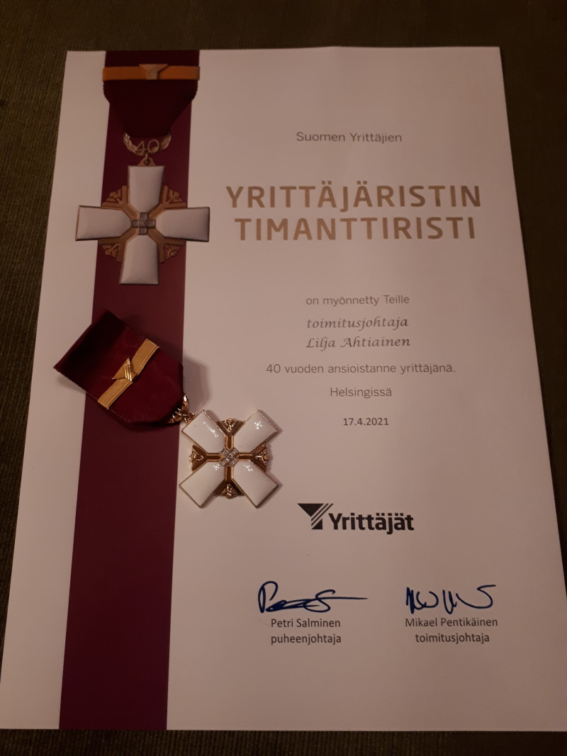 Yrittjristin timanttiristi